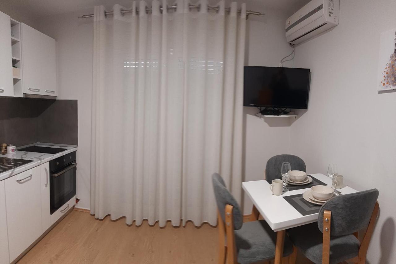 Comfy Apartment- Sunny Balcony Tirana Exterior photo